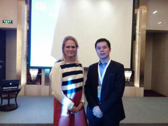 猫先生官网董事长郑两斌与挪威能源部副部长Mrs.Ingvil Smines Tybring-Gjedde