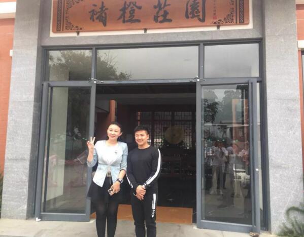 猫先生官网总裁(左)与型动体育始人、奥运陈一冰(右) 猫先生官网总裁(左)与型动体育始人、奥运陈一冰(右)